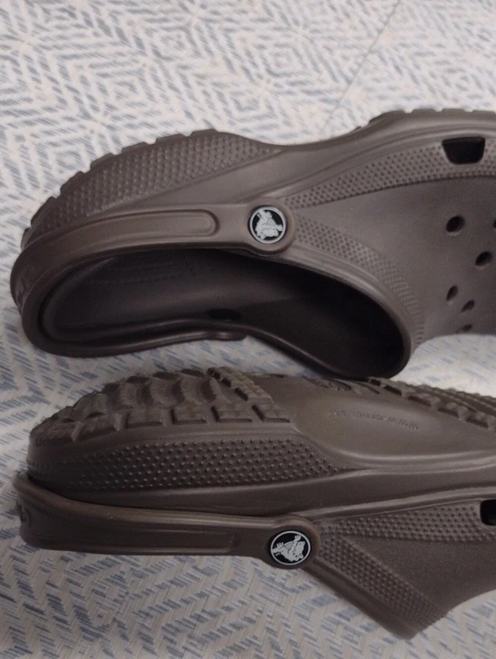 CROCS Men’s Classic Clog in Chocolate Brown